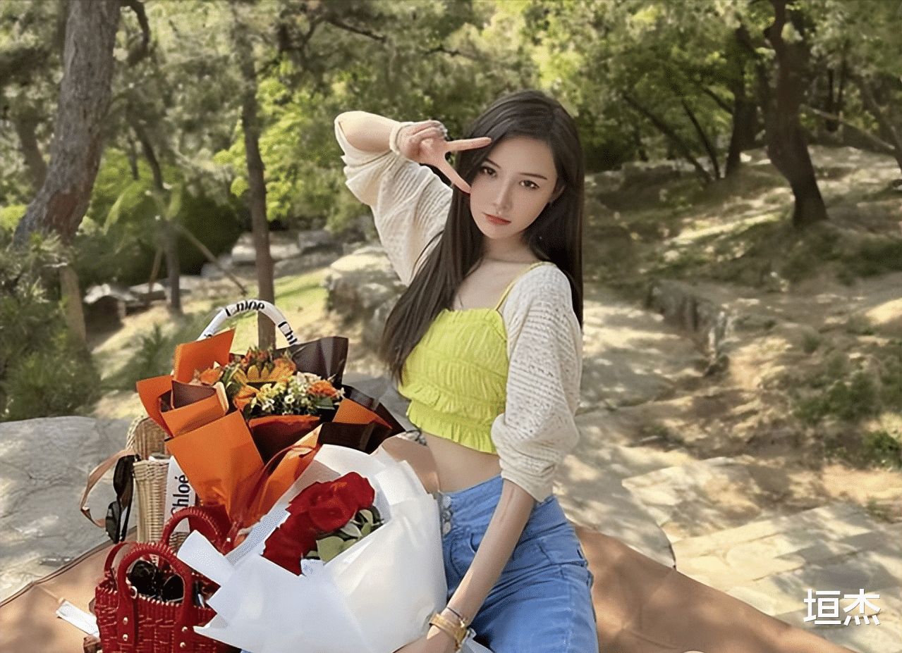 张颖颖|3天8个瓜！赵丽颖被疑整容失败，汪小菲张颖颖分手，都是大瓜