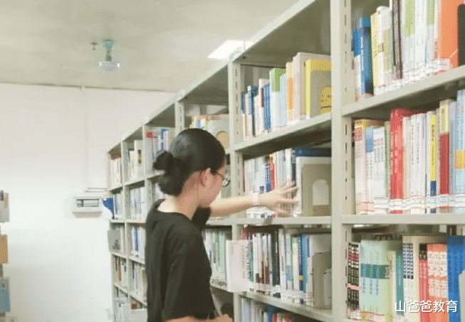 理赔|大学图书馆非编制岗招聘，上百人报名竞争，又不是铁饭碗，至于吗