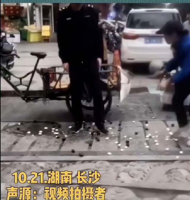 招聘|月薪14万“奴才招聘”,跪着服务“主人”,暴露出多少穷人的隐痛