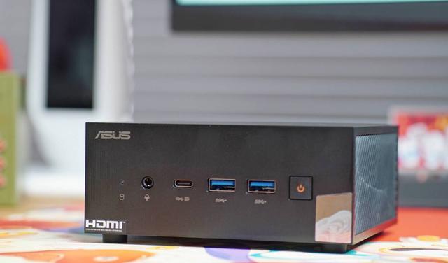华硕|华硕PN53：搭载AMDRyzen6600H，迷你小主机也有够强的性能