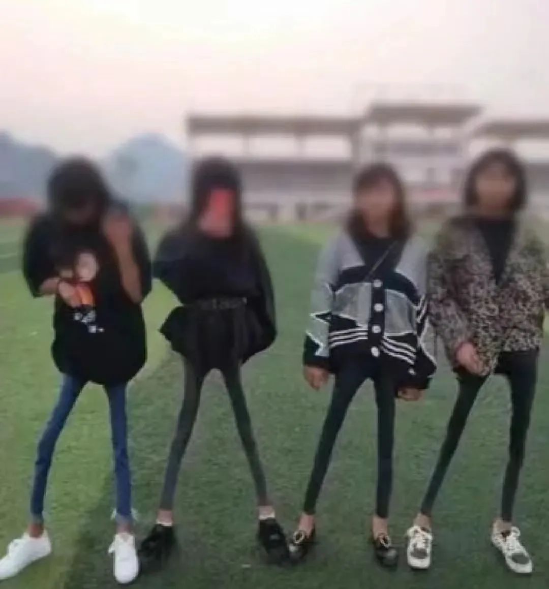 靠牙签腿再度回归?被骂了10年后,互联网还是最吃她的审美