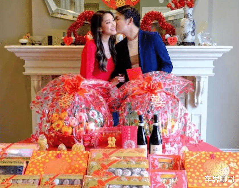 香港小姐|恭喜!34岁港姐宣布与富商男友结婚,金器鲍鱼等聘礼摆满桌很气派
