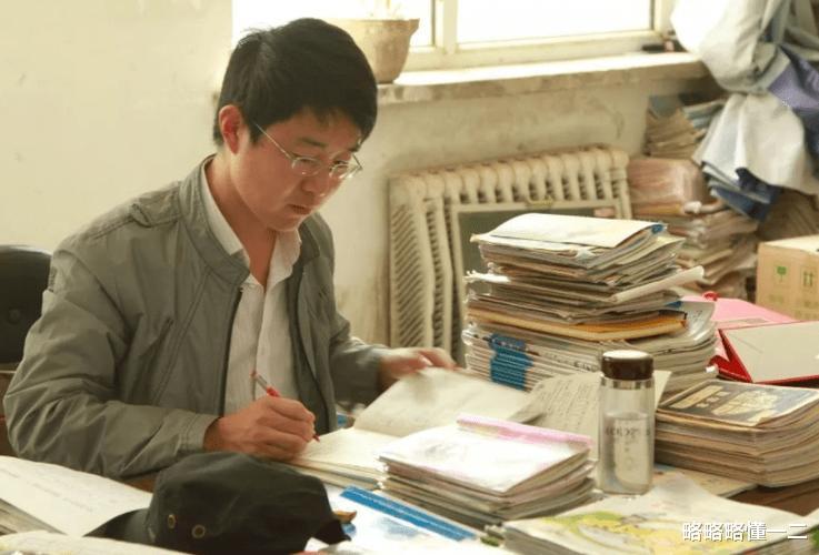教师|教师招聘限男性引争议，“阴盛阳衰”的中小学幼儿园，要啥男教师嘛！