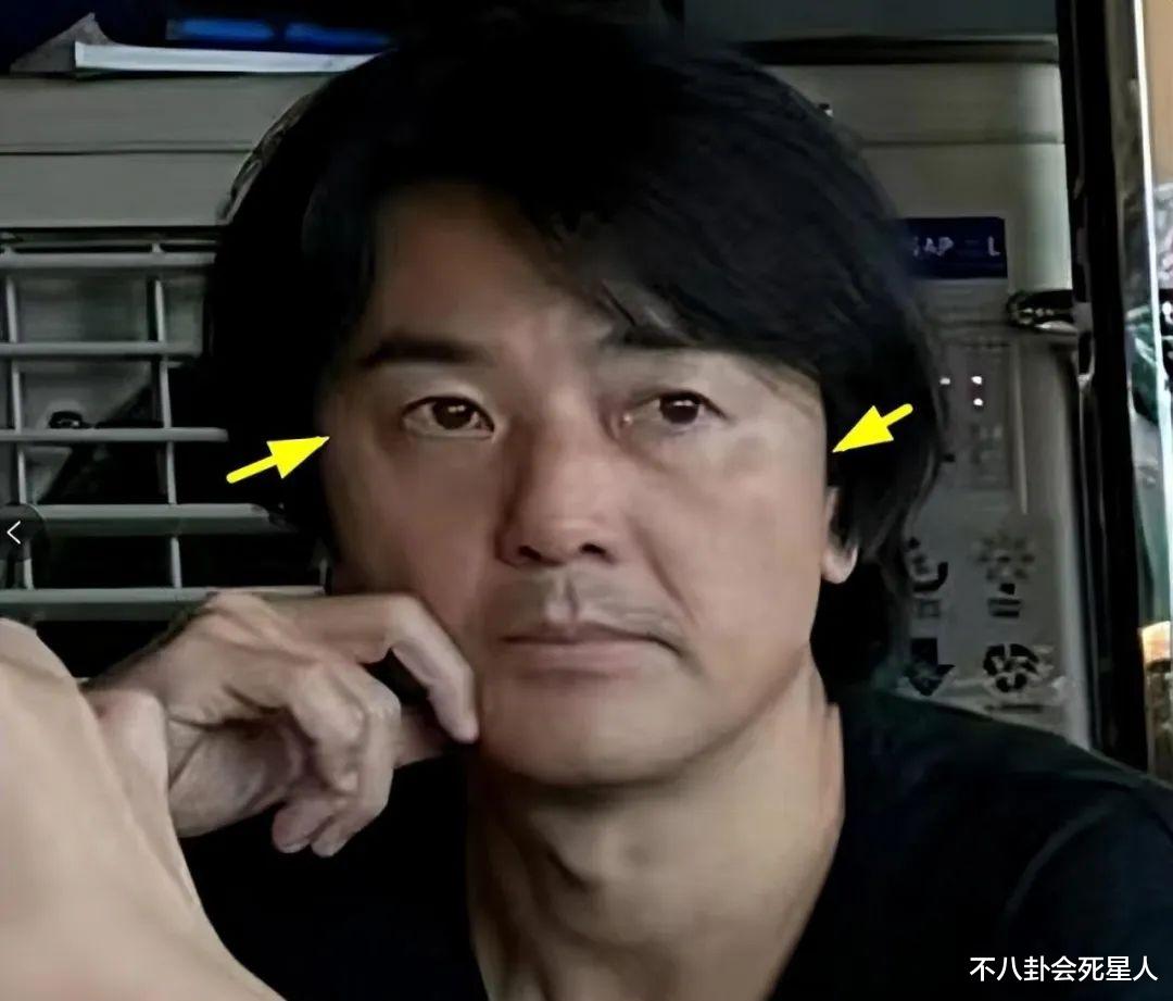 56岁郑伊健发福憔悴认不出，妻子定居日本，身家数亿至今无子