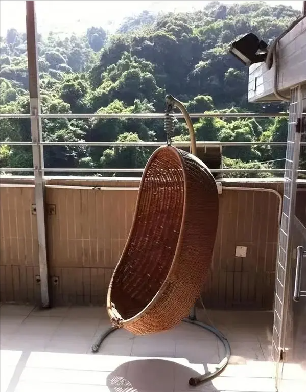 袁冰妍|朱茵住在深山破房之中，开着97年的破旧汽车