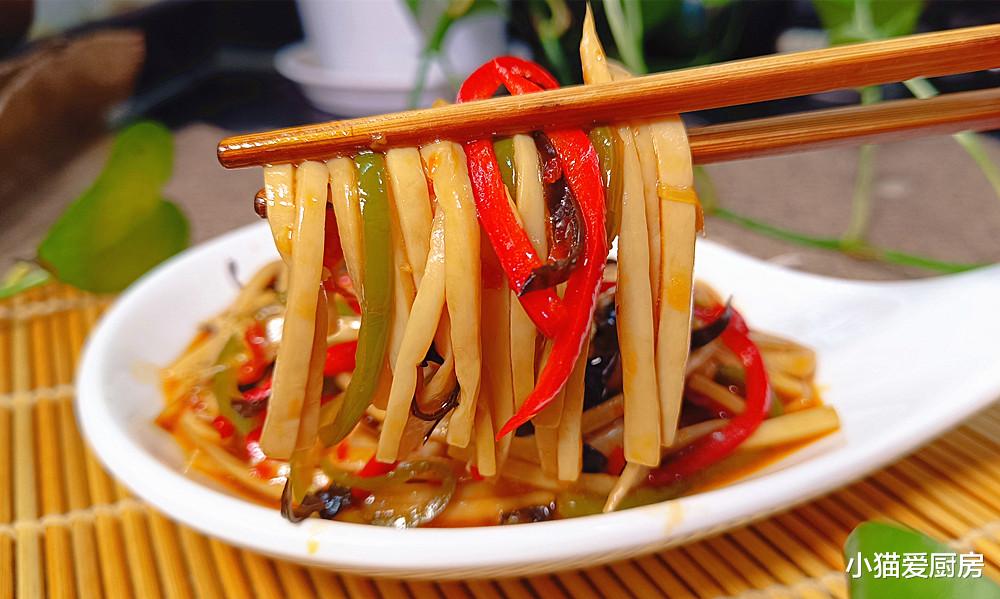 蛋白质|炒杏鲍菇直接炒还是用水焯,看完这道“鱼香杏鲍菇”你就明白了