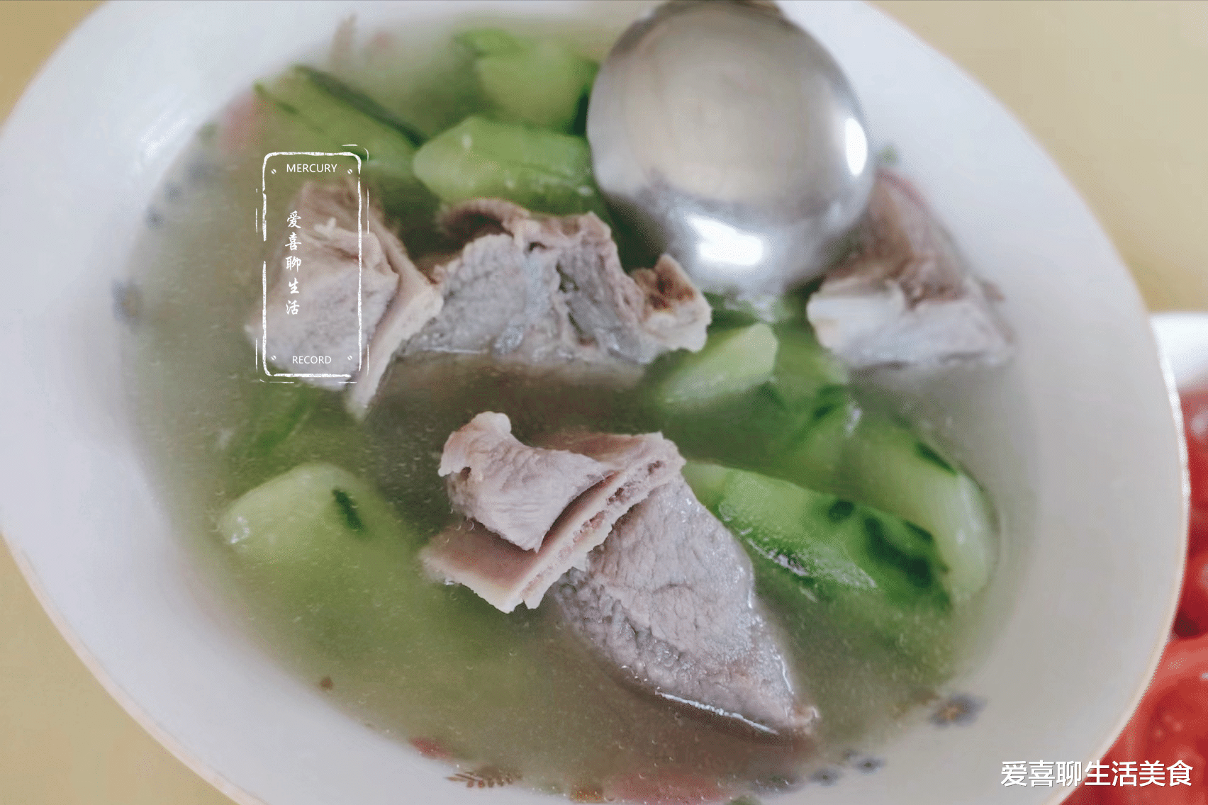 魏大勋 女子晒极简一人餐走红，网友：自律的人最有魅力，难怪皮肤好身材棒！