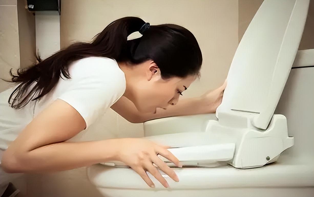 风靡一时的“仙女管”,女生将其插入体内,难道不害怕吗?