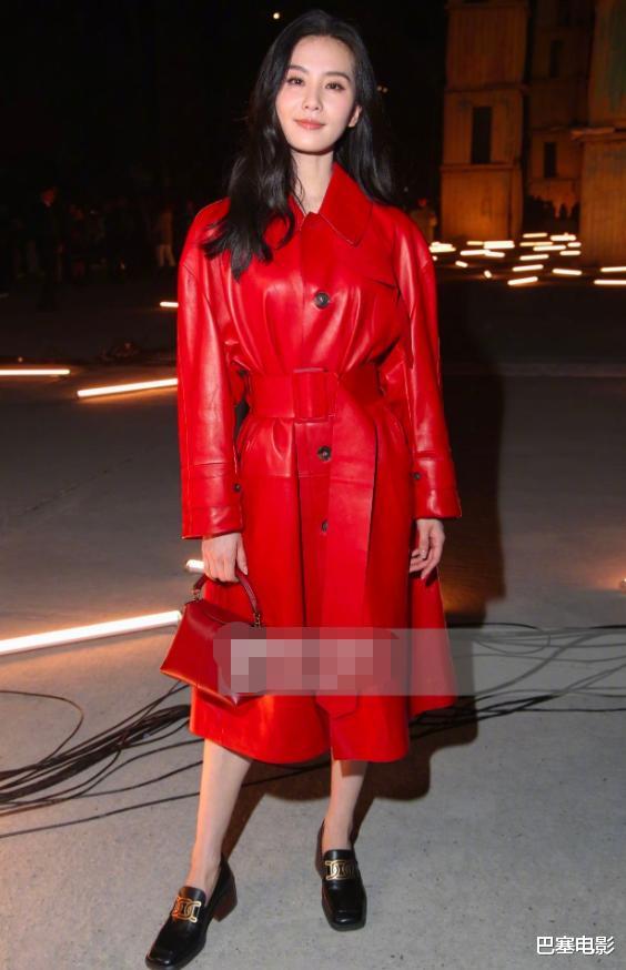 肖战|时装周明星全露怯：刘诗诗掉眼睫毛，刘涛似暴发户，肖战像包工头