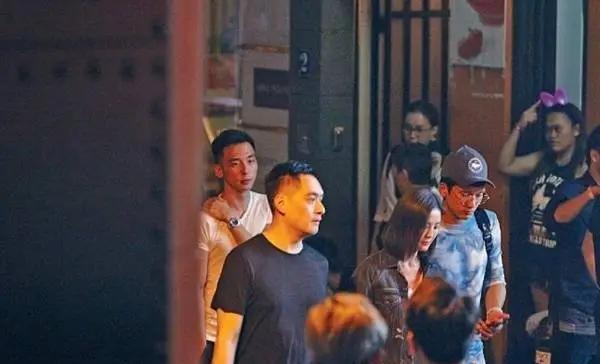 大瓜来了！香港知名女星蔡卓妍官宣分手，原因是男方不老实？