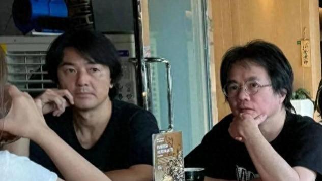 56岁郑伊健憔悴苍老认不出，妻子在日本生活，身家过亿至今无子女