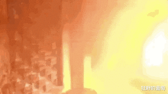 俞灏明|13年前，俞灏明在火灾中让出唯一担架，任家萱为何从未感谢他？