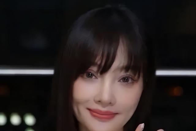 双眼皮别乱割，从景甜到戚薇，这些明星的“后遗症”出来了