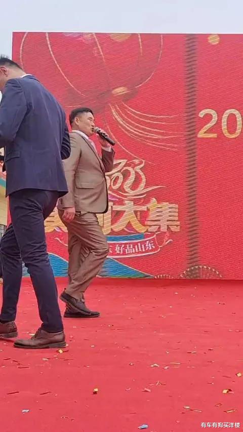 朱之文|大衣哥招聘美女助理，处处嫌弃自己的妻子，被人猜疑要离婚的可能