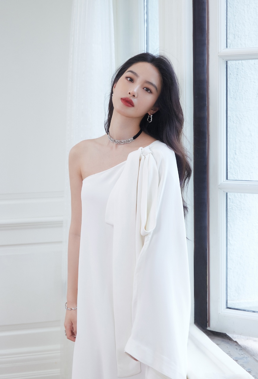 气质和骨相有多重要?杨采钰和张佳宁同框,根本不在一个水平线