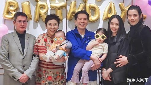 王楚然|向太晒三代人元宵节视频，孙子孙女活泼可爱，郭爸表情冷漠引关注