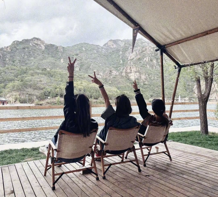 陈妍希|陈妍希带6岁儿子出游,罕见曝其帅气正脸,小星星长成爹妈结合版