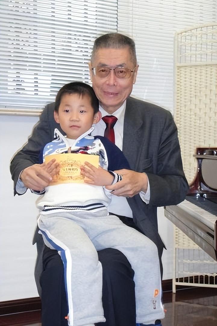 孙颖:41岁嫁入豪门,44岁为81岁的老公生下个女儿,如今二胎成功