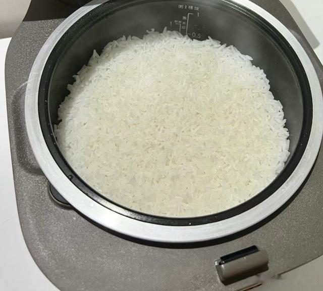 500元和2000元的电饭煲有何区别?3年换了2个电饭煲,我终于懂了