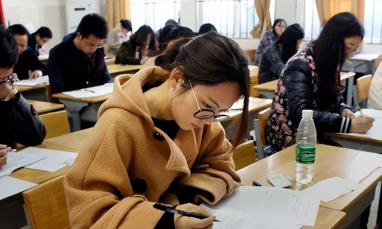 机械|医学生招聘内卷严重,博士也不再是香饽饽,医院到底有何要求?