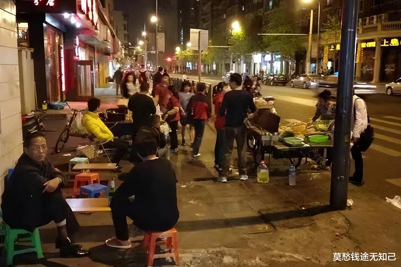 |我，在深圳被裁员，为了生活选择摆摊卖夜宵，去年1年就赚了40万