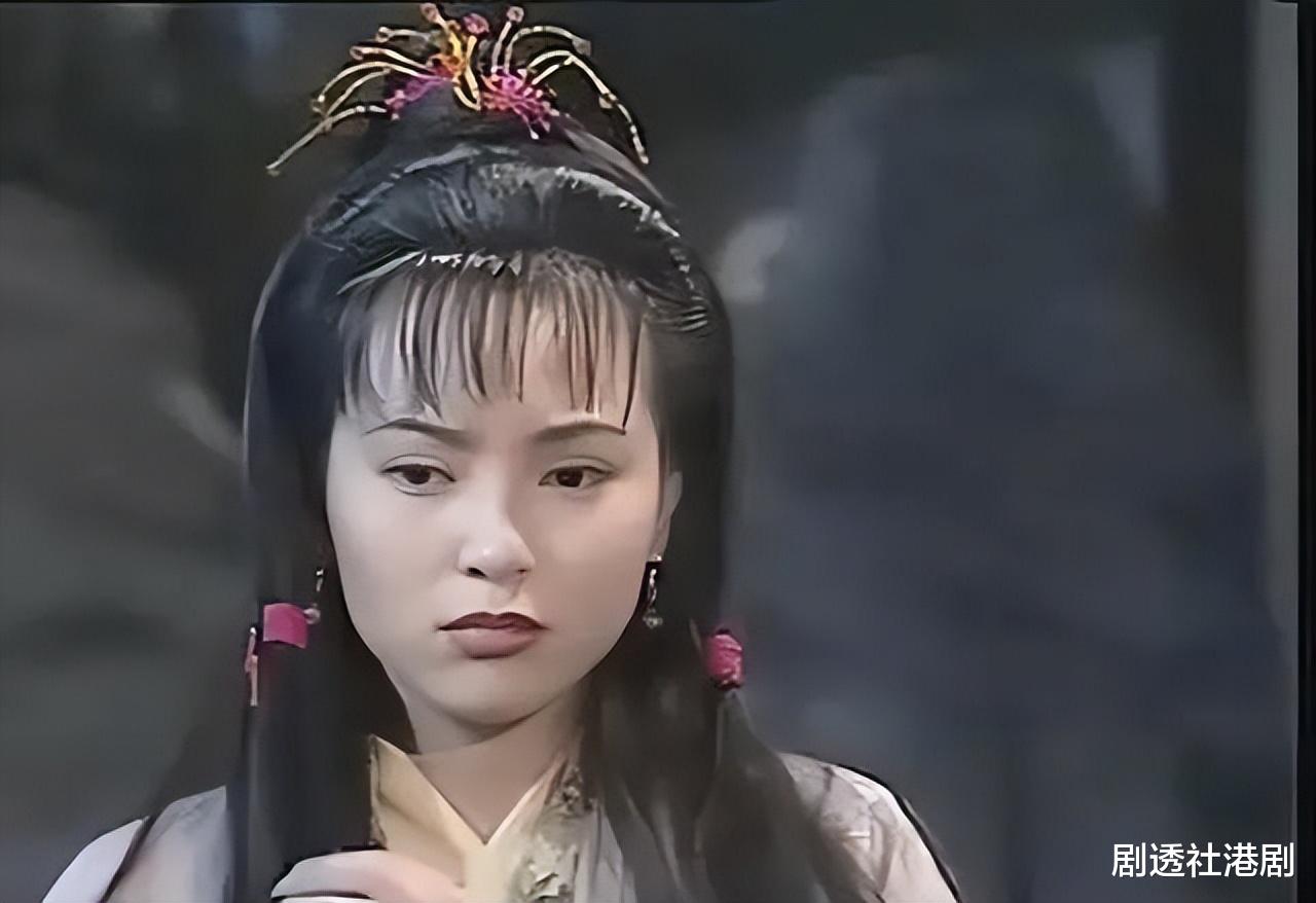 “最美郭芙”近况曝光!52岁发福明显,被指面部僵硬,肿到像馒头