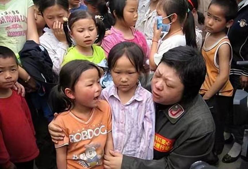 韩红被举报侵吞善款、贪污上亿,连做慈善23年,真实目的曝光!