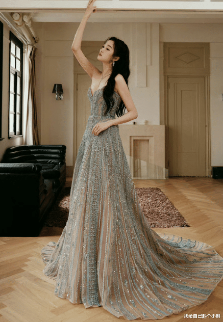 杨颖和赵丽颖解锁同系列ES高定，看来ES也没有那么难借！