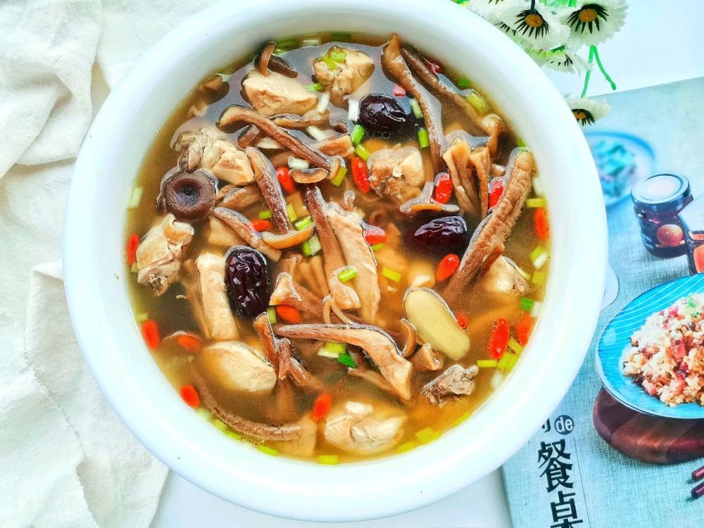 中老年若想腿脚利落，常吃5种食物，腿脚有劲精神好，越吃越年轻