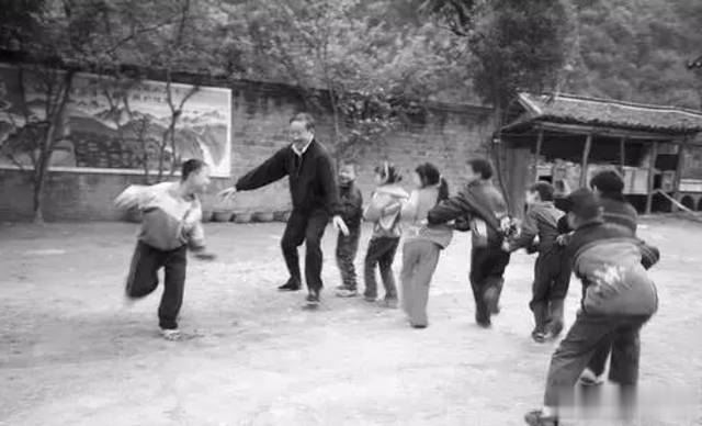 物价|七十年代去“下馆子”,2块钱在饭店都能吃些啥?勾起无数回忆!