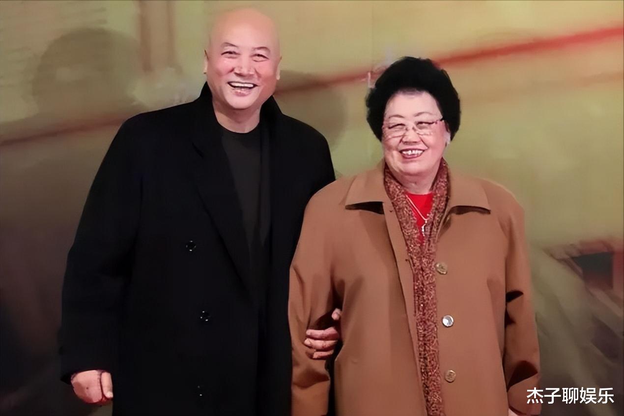 陈丽华立遗嘱:儿女每人一百亿,余下归唐僧老公?网友评论太扎心