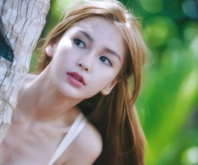 火上浇油！疯马秀官方凌晨回应网友：期待有一天能迎来Angelababy