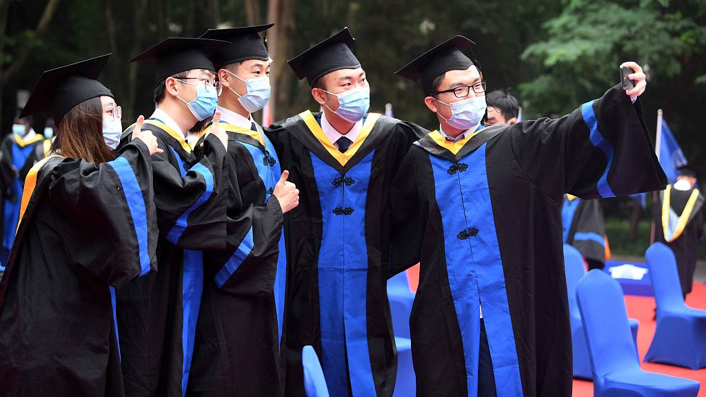 中学拟聘教师全是985毕业生，普通师范生只有3条路可以走了