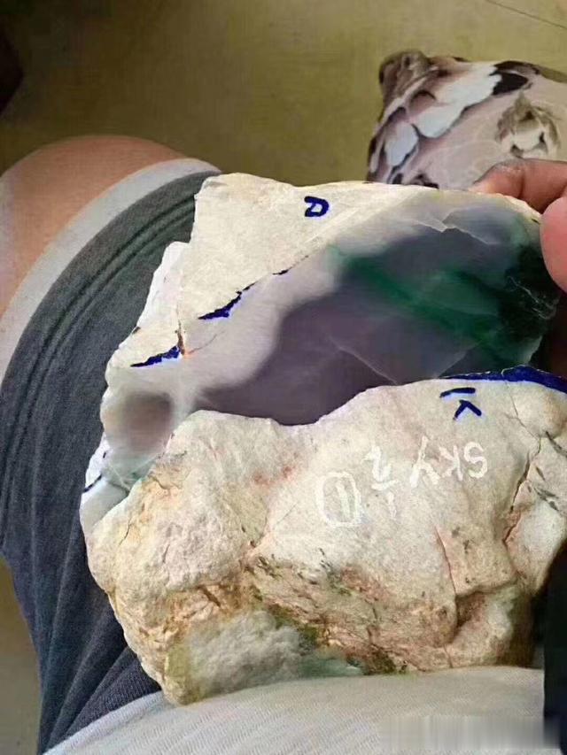 木那场口的翡翠原石出奇迹是真的吗?