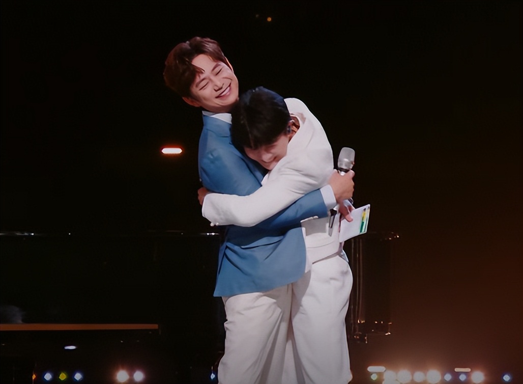 《声生不息3》：周深的尴尬，揭开了娱乐圈的三大现实面