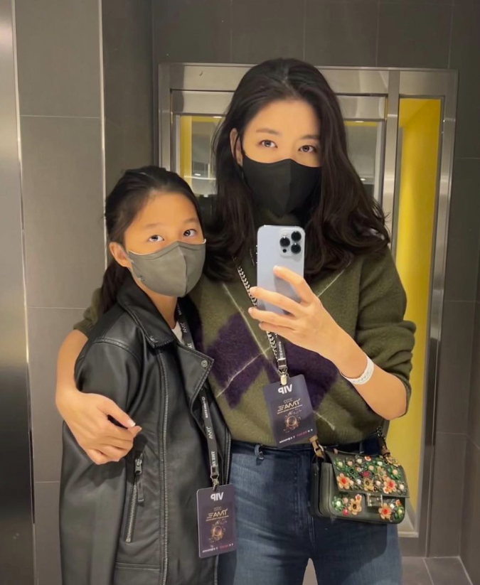 48岁“地表最强小三”,拿下百亿老头却说:我对钱没兴趣