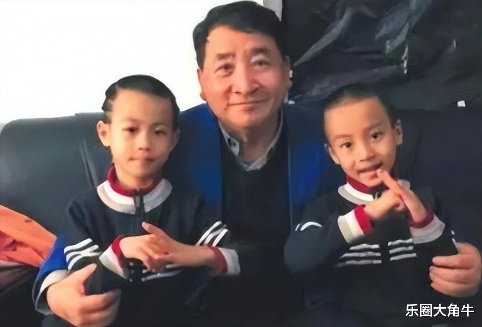 善恶终有报!当初不顾妻女反对收养孤儿的姜昆,如今走上康庄大道