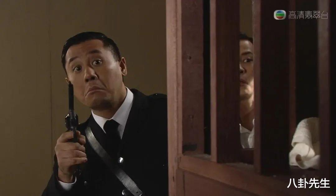 55岁知名港星内地庆生,曾被妻子亏光家产,北上两年收入暴涨