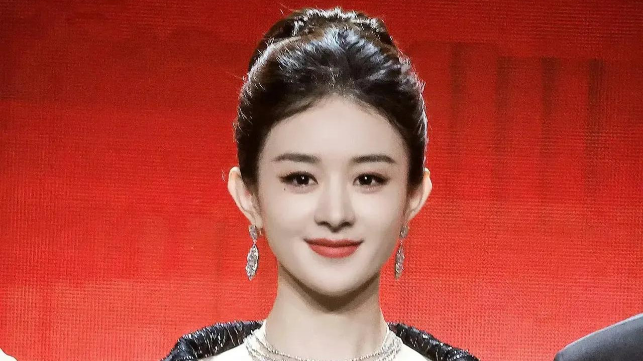 朱珠|芭莎慈善夜，36岁的赵丽颖，给所有女明星好好上了一课