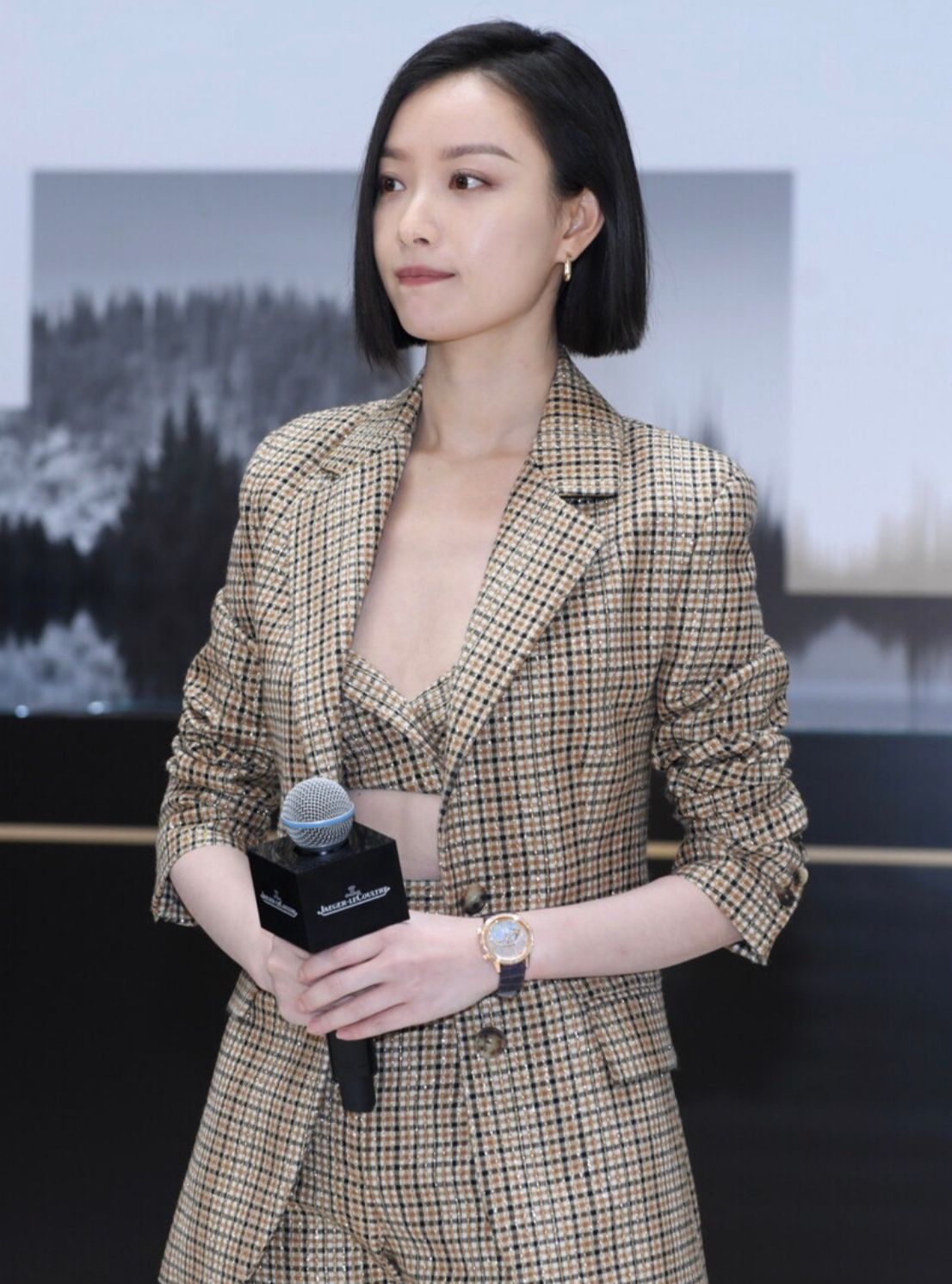 穿衣搭配 真没想到！吃香了20年的“瓜子脸”，居然被“小方脸”给打败了