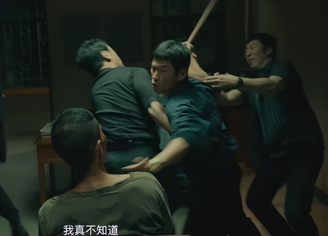 45岁张译对比45岁王骁，老天赏饭吃与科班演技，差距一目了然