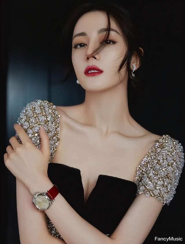 微博之夜|娱乐圈盛会来袭!“微博之夜”群星荟萃,召唤了内娱的半壁江山