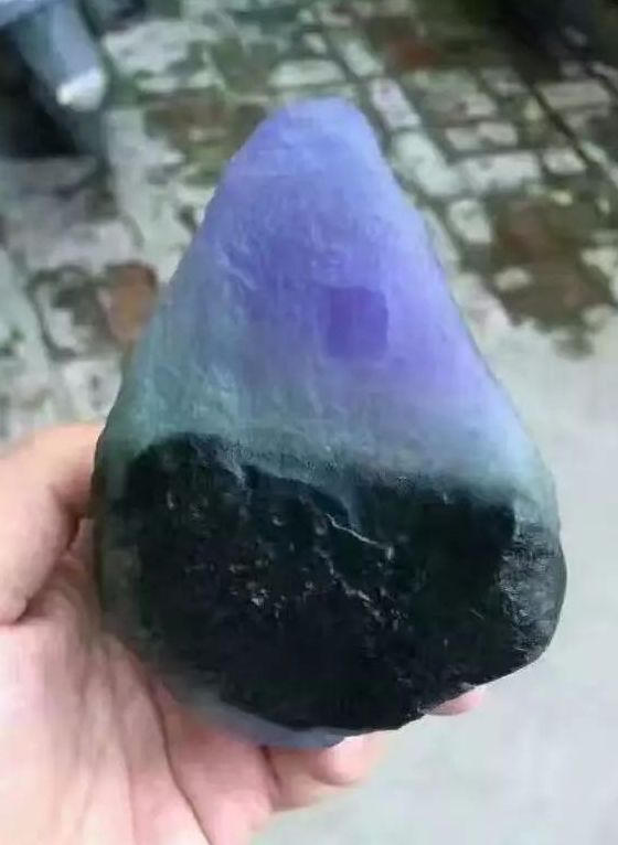 随便买的原石，却开出的紫罗兰，成品如何？