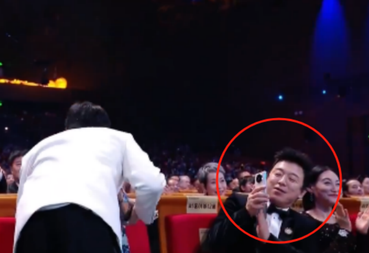 金鸡奖这一夜,人情冷暖,咖位高低,在王一博身上体现得淋漓尽致