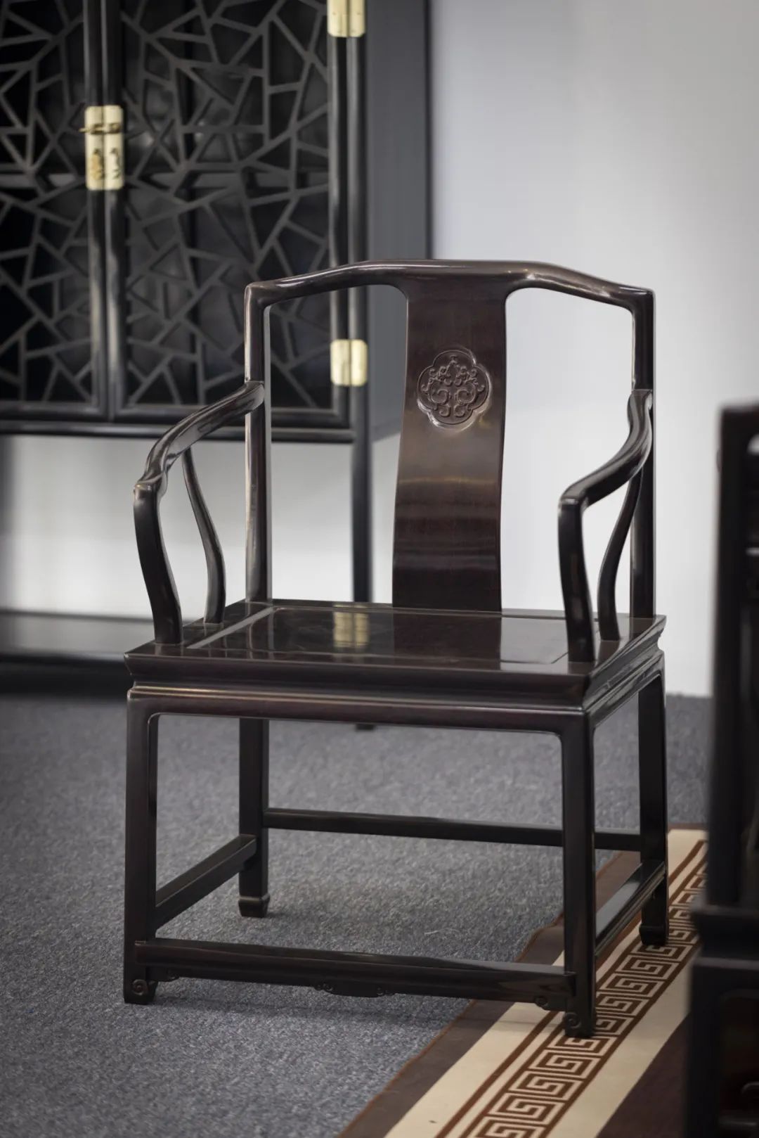 小叶紫檀|价值百万的紫檀红木家具和你有缘分吗?