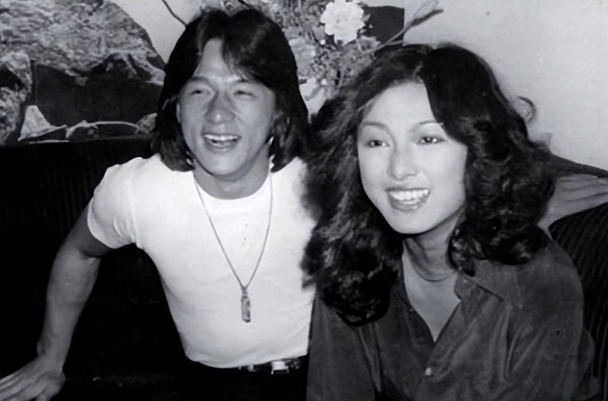 米雪|成龙苦追八年,67岁沦落酒楼卖唱?