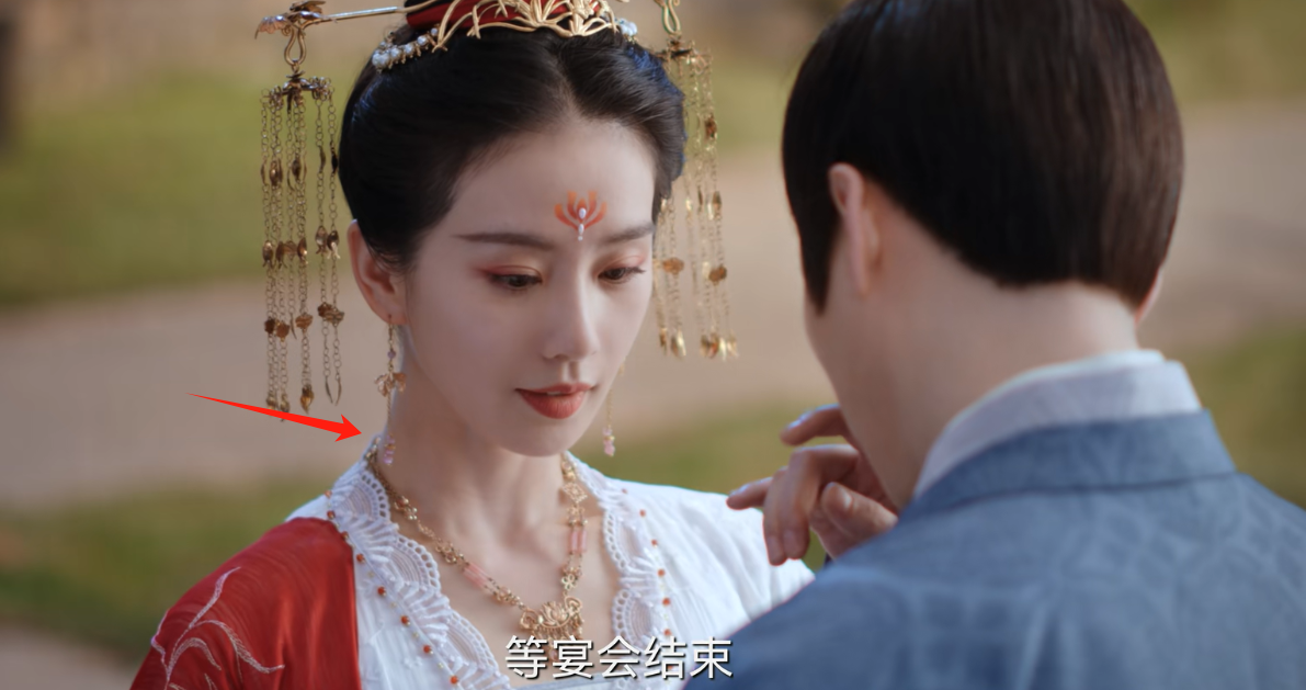 梗着脖子，演技尴尬！这位娱乐圈的“木头美人”，求你别演戏了