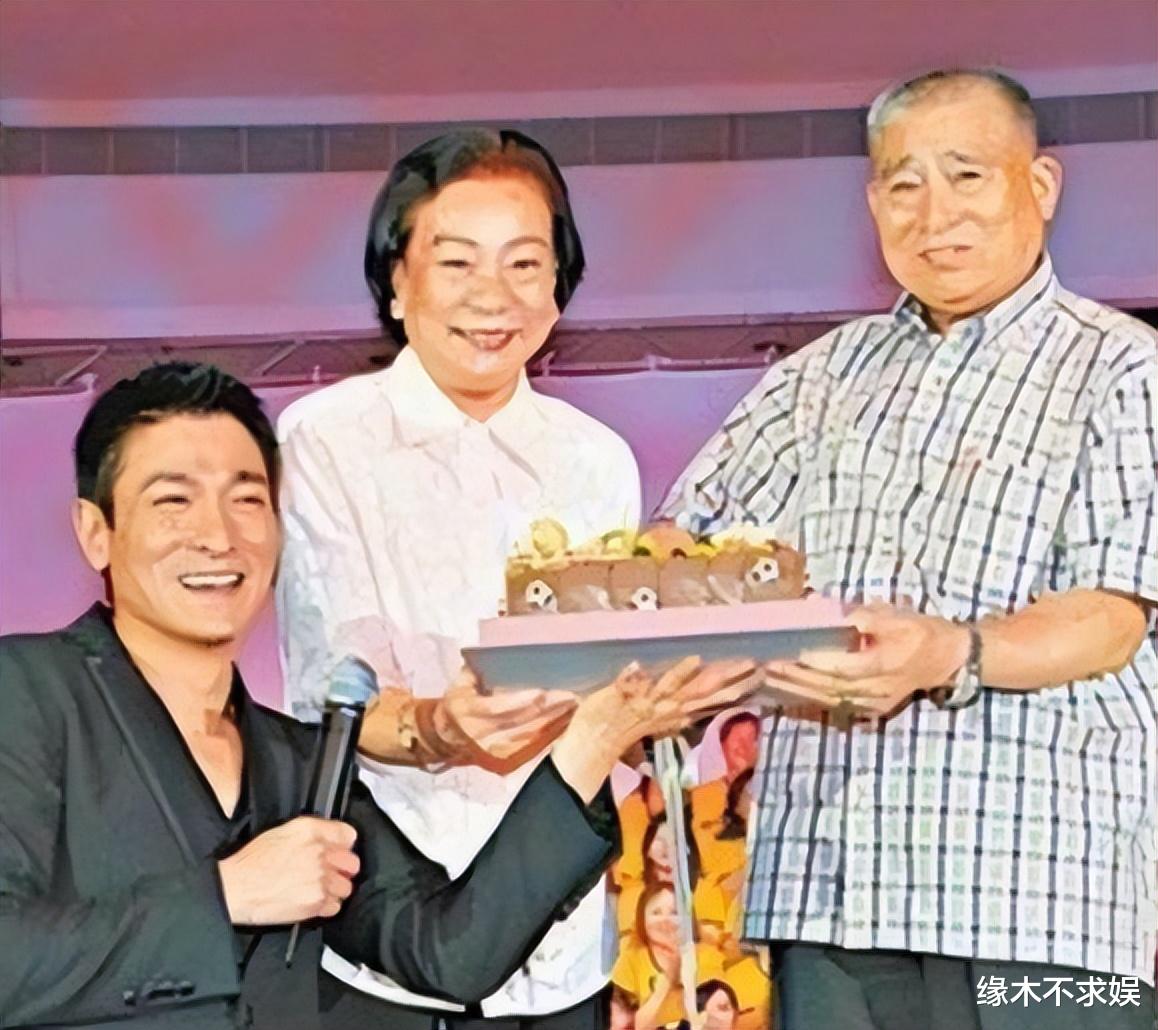 刘德华父亲去世！20年前便患癌症要饮食清淡，却还爱吃叉烧！