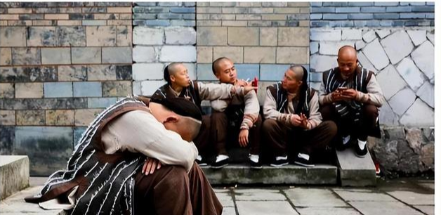 横店20万群演现状:美女泛滥成灾,懒汉光棍遍地,想红想疯了?