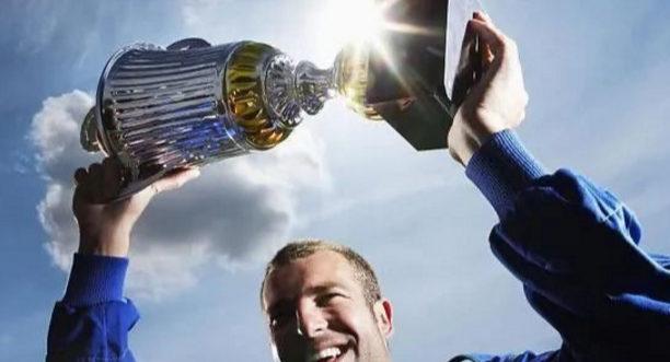 运势|2043年—2052年走甲午运，贵人较多的四柱